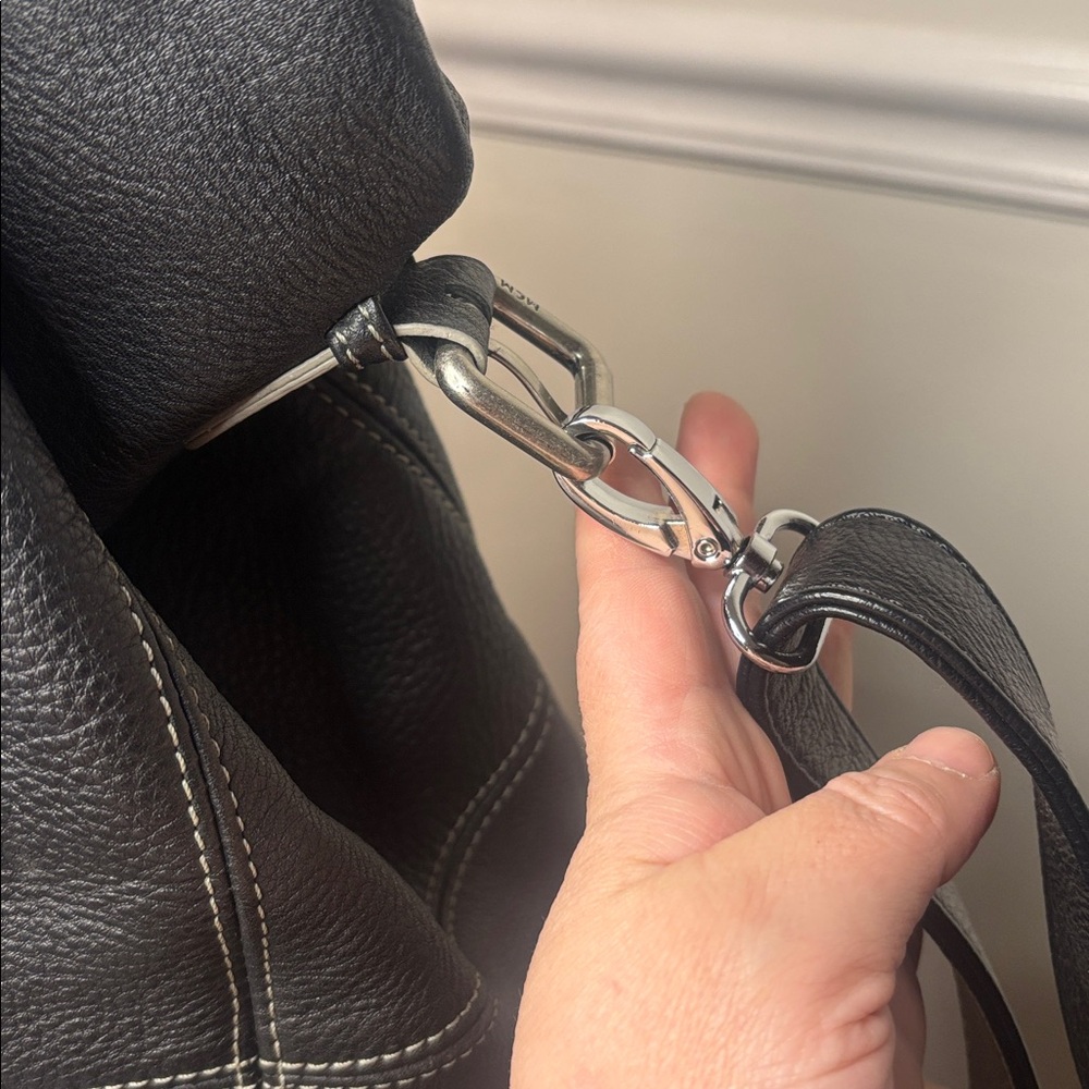 MCM- AUTHENTIC PEBBLED LEATHER EXTRA LARGE HANDBAG - Picture 14 of 15